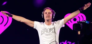 Słynne klasyki na mini-albumie Armina