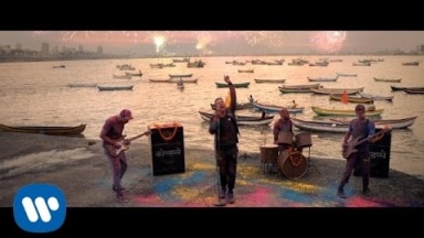 Coldplay - Hymn For The Weekend (Official video)