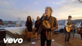 Rod Stewart - Love Is