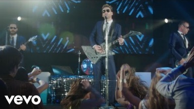 Nickelback - She Keeps Me Up