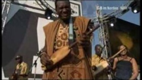 Bassekou Kouyate &amp; Ngoni ba at G8