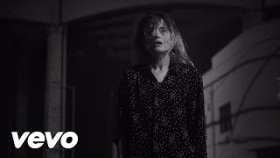 The Dead Weather - I Feel Love (Every Million Miles)