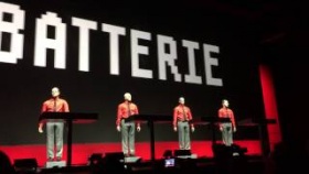 Kraftwerk 2015 3D LIVE Nationalgalerie Berlin  Wir sind die Roboter unvollständig