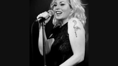 Anneke Van Giersbergen &amp; Danny Cavanagh - Songbird (live)